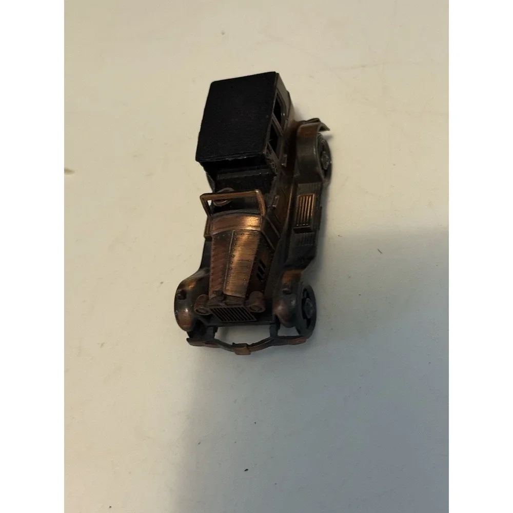 VINTAGE PENCIL SHARPENER DIE CAST METAL CLASSIC  CAR